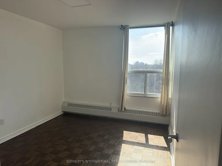 60 Pavane Linkway #706 — Photo 9