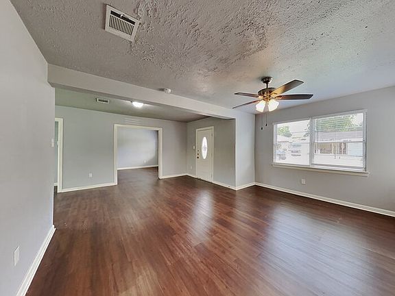 3rd image of 3312 Earl St
