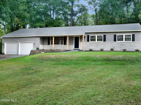 45 Walden Glen, Ballston Lake, NY 12019