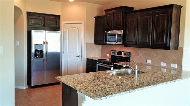 2nd image of 1100 Doe Meadow Dr
