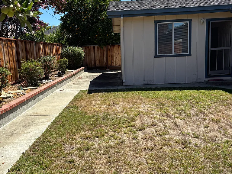 6343 Atherwood Ave — Photo 9