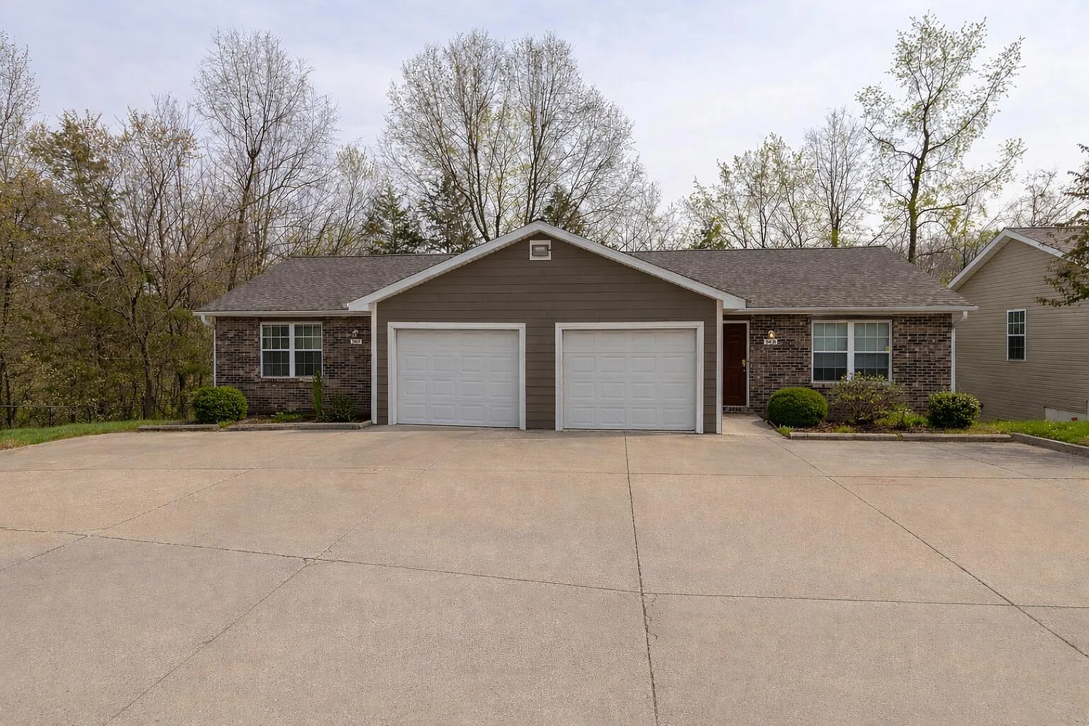 3 bed, 2.0 bath, 1194 sqft, $1,550 — Photo 1