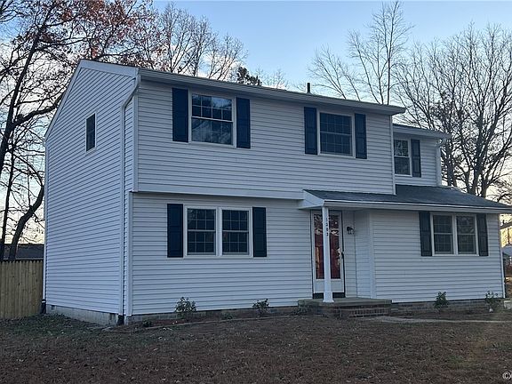 3rd image of 1303 Middleberry Dr