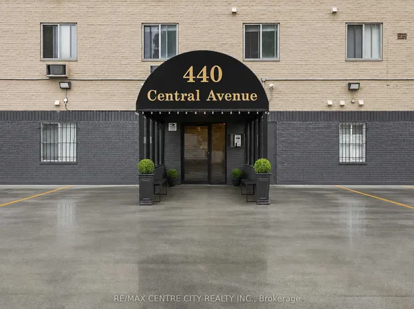 440 Central Ave #405, London, ON N6B 2E5