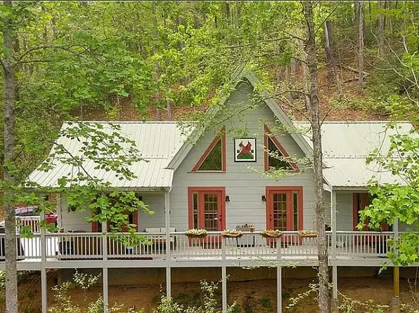 240 Reedy Ridge Rd, Hendersonville, NC 28792