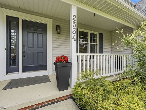 2nd image of 2534 Maple View Ln