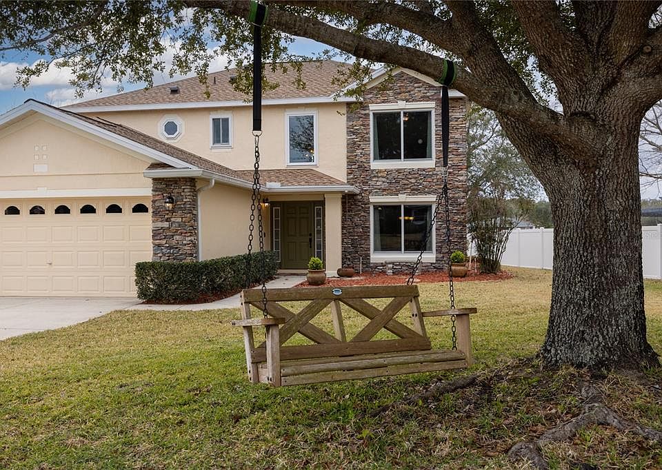 1st image of 940 NW 229th Dr