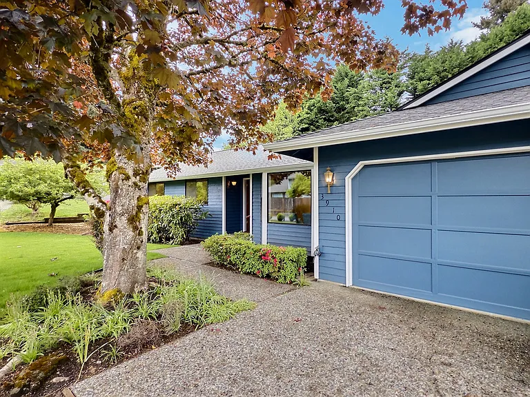 3910 Maple Rd — Photo 29