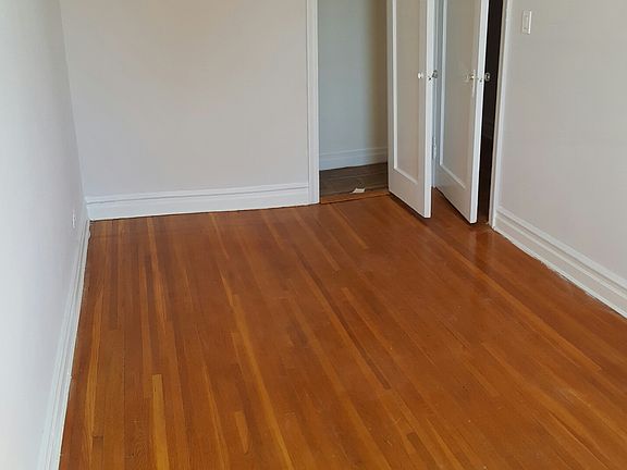4th image of 2718 Ocean Ave #3