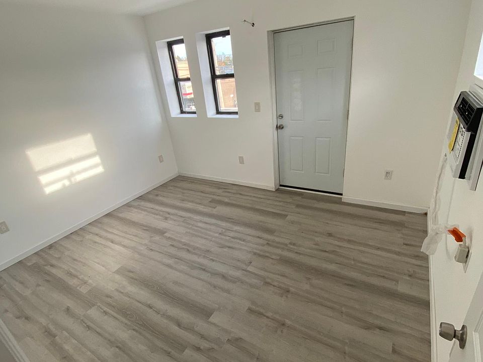 2nd image of 25 Piedmont St APT 3