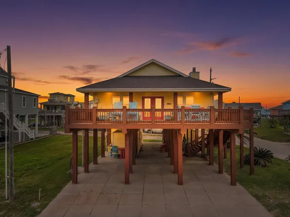 2910 Shady Ln, Crystal Beach, TX 77650