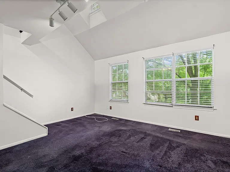 6957 Rockfield Rd — Photo 13
