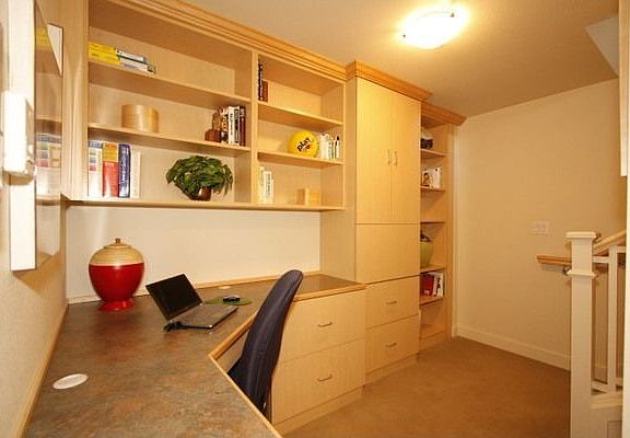 Office alcove