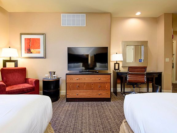 2nd image of 2505B Branson Landing Blvd