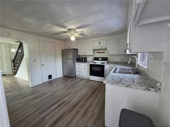 226 Providence St, West Warwick, RI 02893