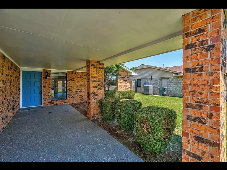 7107 NW Birch Pl — Photo 12