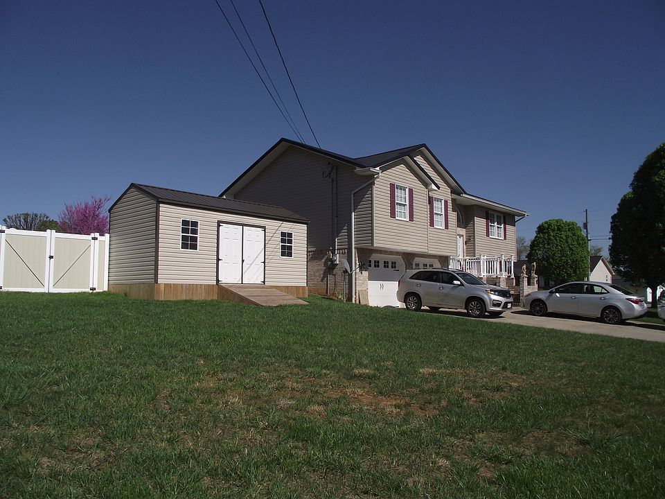 1st image of 207 Chickasaw Cir