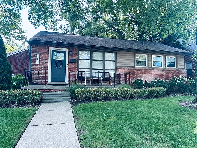 1283 E Melton Rd — Photo 2