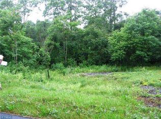 134 Pine Ln, Douglassville, PA 19518