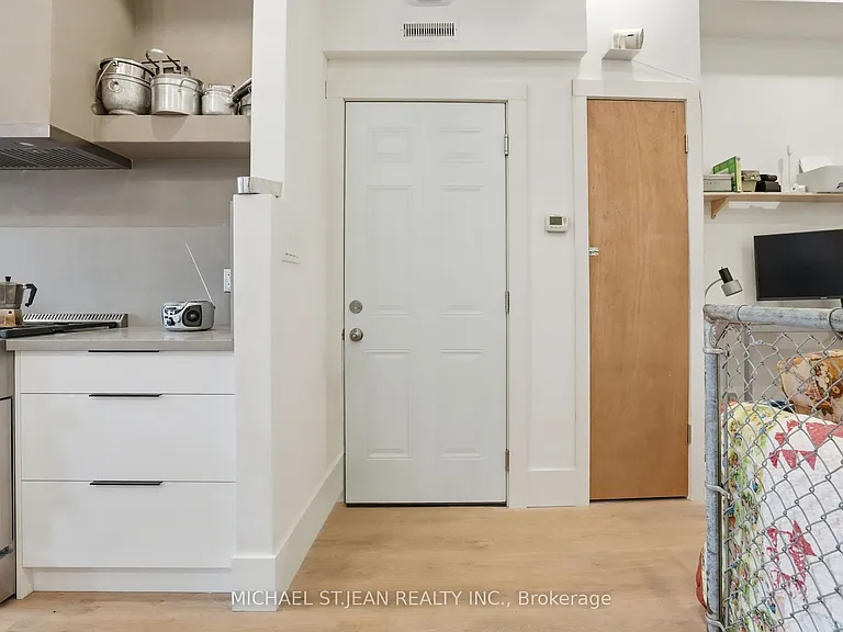 472 Barton St E #UPPER — Photo 15