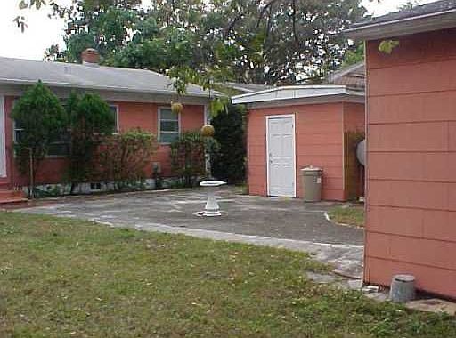 3rd image of 983 48th Ave N
