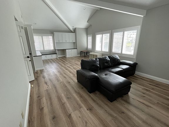 Bonus Room with built in work/study stations