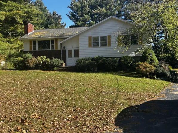 6 Gemini Cir, Andover, MA 01810