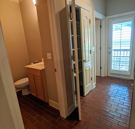 5th image of 1801 Van Buren Ave #4