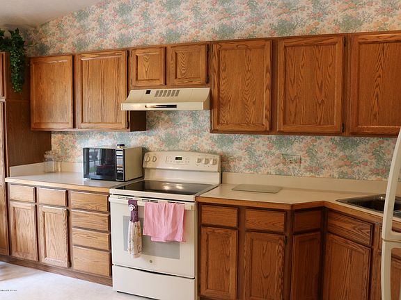 4th image of 1222 Woodmeadow #163
