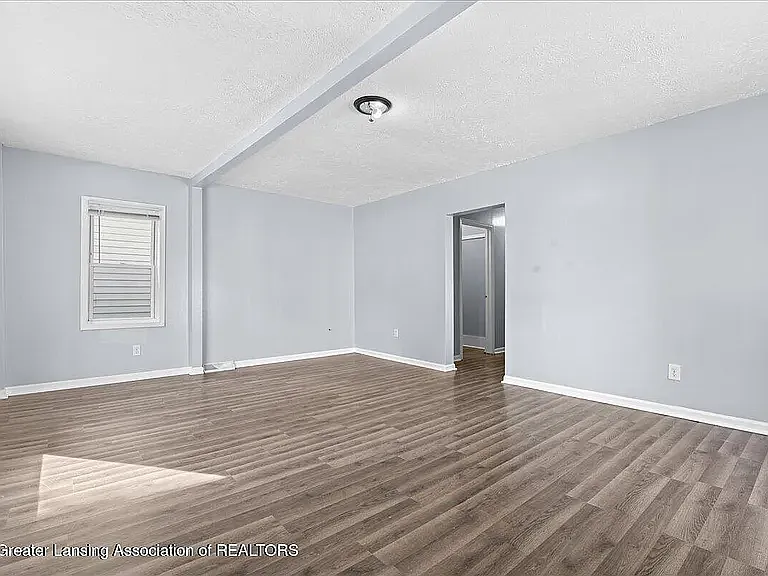 3 bed, 960 sqft, $1,375 — Photo 3