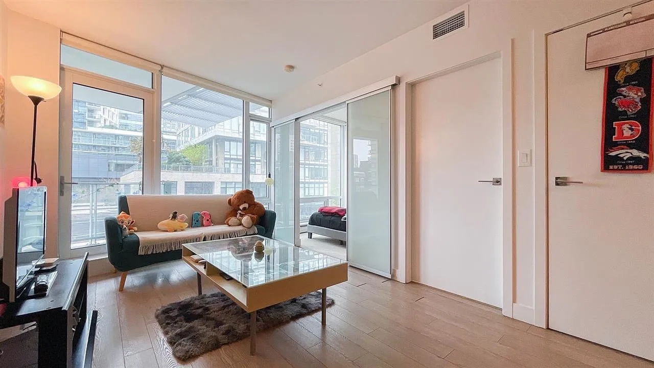 1 bed, 532 sqft, $2,350 — Photo 3