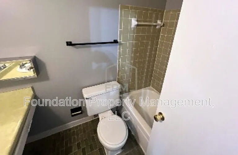 1317 Royal Oaks Cv — Photo 16