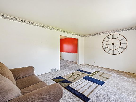 5th image of 7927 Hoy Ct