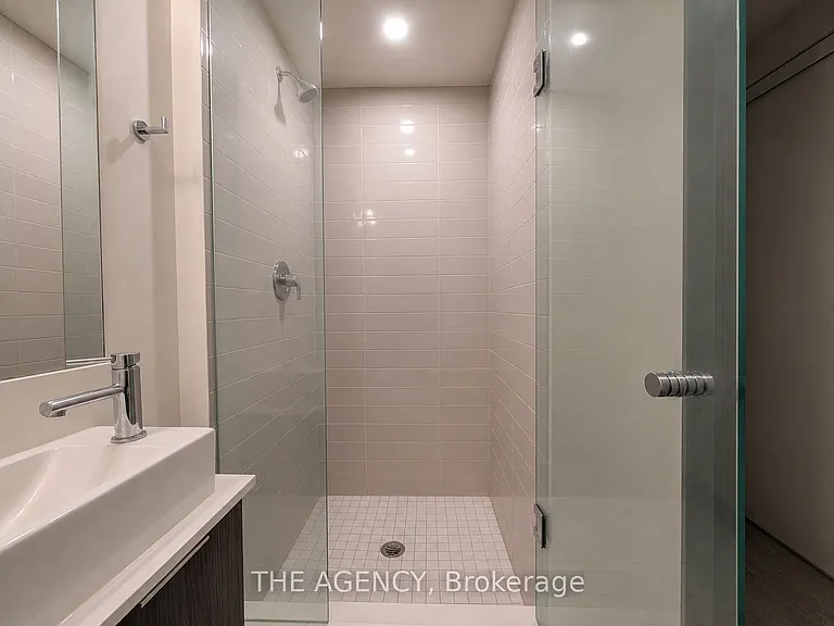 27 Bathurst St #1415W — Photo 4