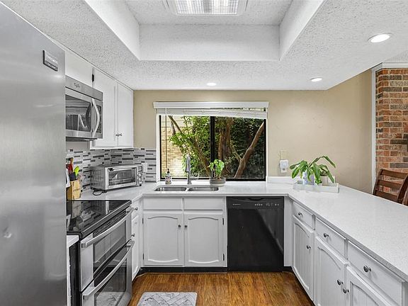 5th image of 3029 Castle Rock Ln