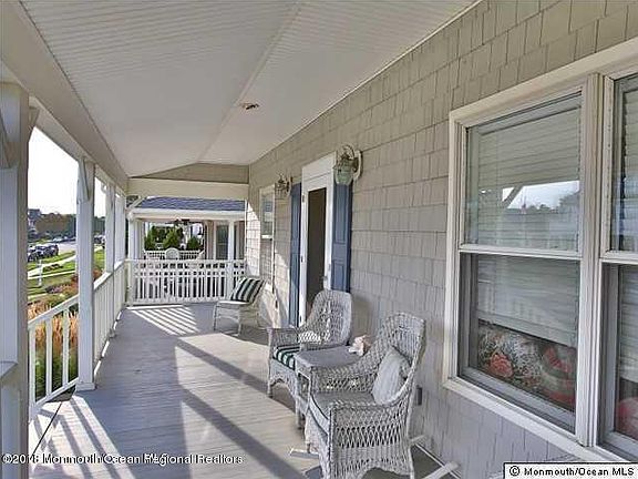 2nd image of 1 Beacon Blvd
