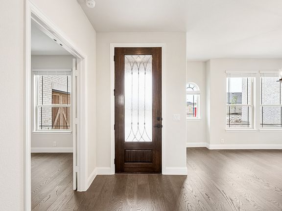4th image of 2714 Railway St