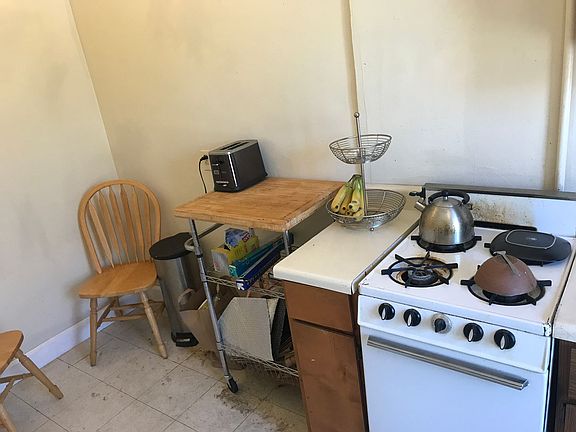 3rd image of 3475-83 N Oakland Ave #2