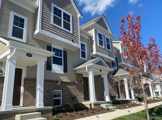 4938 Treeside Ln, Troy, MI 48098