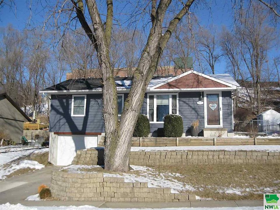 1st image of 1825 W 25th St