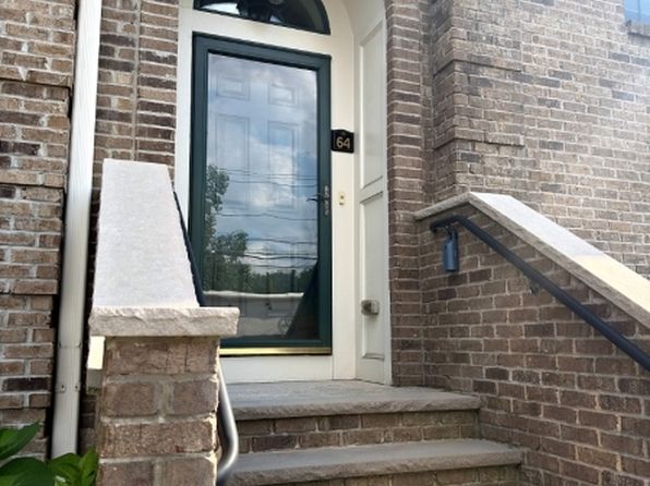 64 Bloomfield Ave