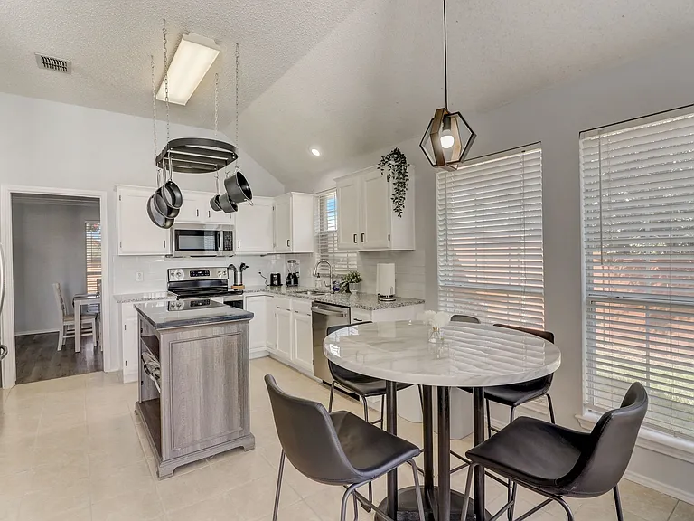 6302 Mount Vernon Dr — Photo 20