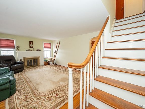 4th image of 14 Dundee St