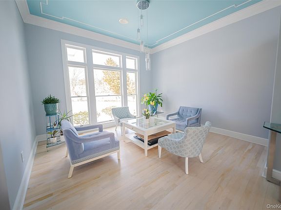 4th image of 14 S Country Road