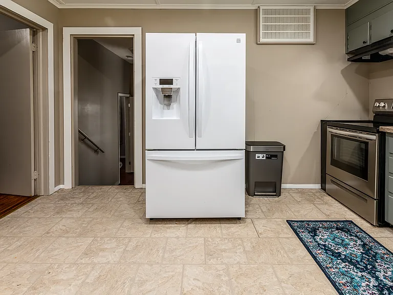 Large Refridgerator in the kitchen