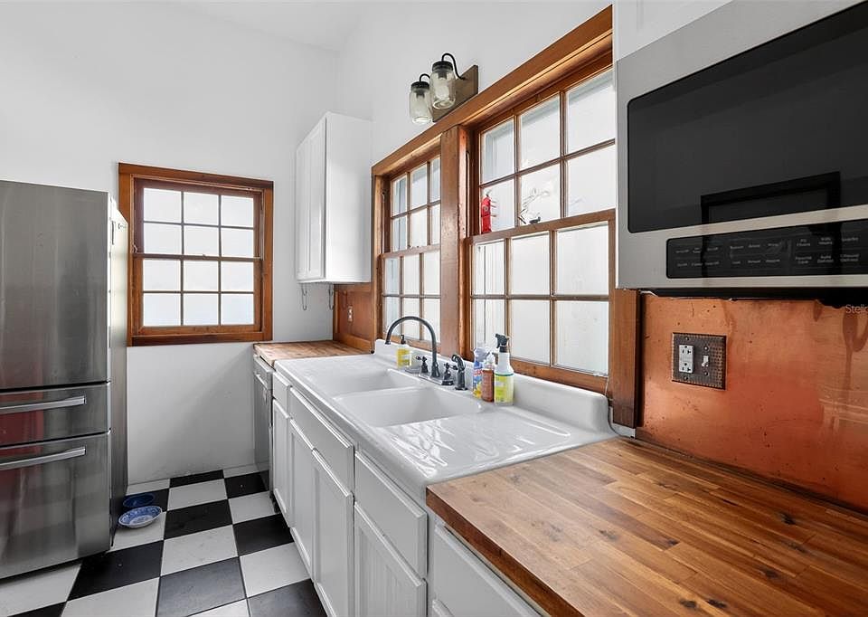 10th image of 4309 Lafayette St