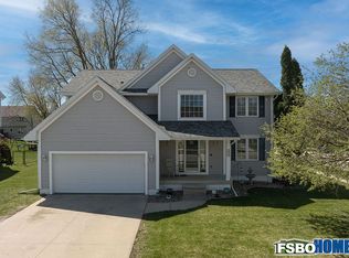 1013 Chesterfield Rd NE, Cedar Rapids, IA 52402