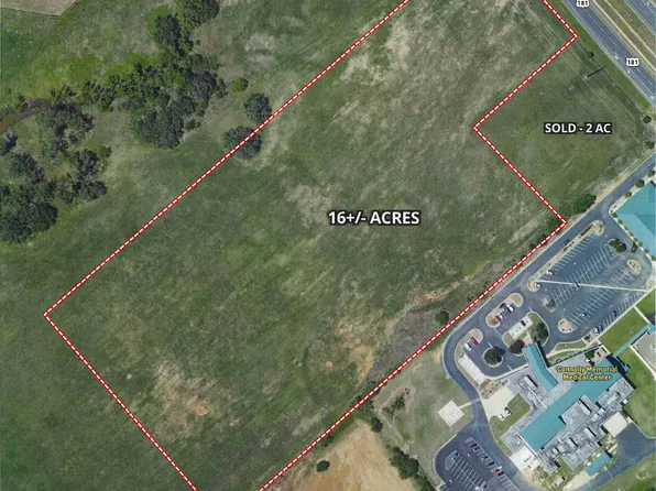 401 10th St, Floresville, TX 78114