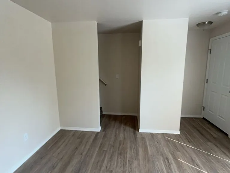2319 Wilson Ave — Photo 10