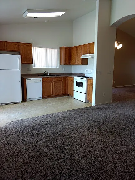11360 W Chase Dr — Photo 4
